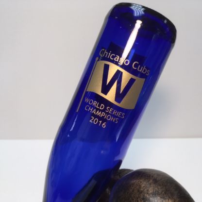 Chicago Cubs Engraved 2016 World Champions W wine bottle for Bam Vino