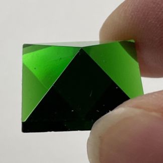 Pyramid Square 18mm Jewel - Green PT18-03