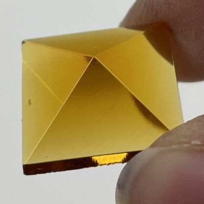 Pyramid Square 18mm Jewel - Amber PT18-02