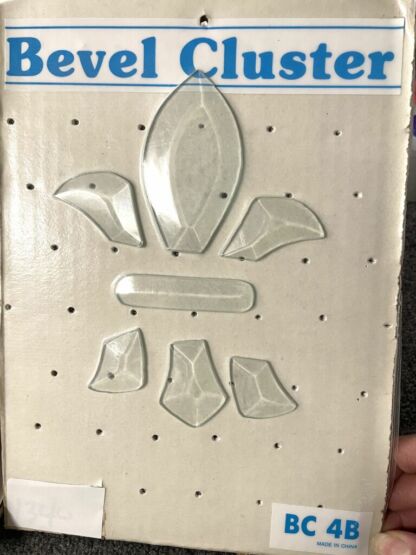 BC4B- Fleur-De-Lis Beveled Glass Cluster