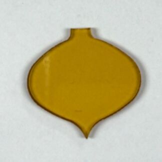 Yellow onion cross-section slice on white background, showing a small neck at the top and pointed bottom tip
